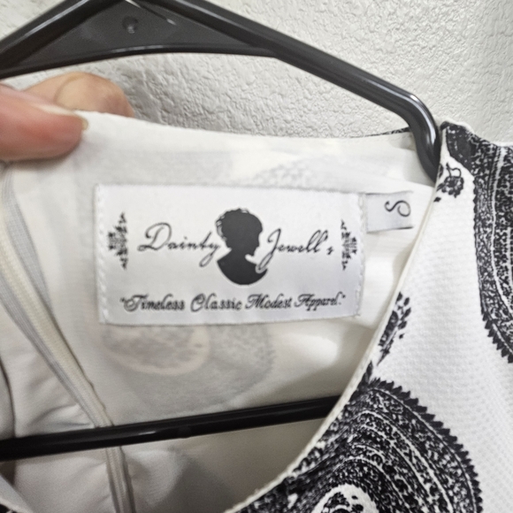 Dainty Jewells Monochrome Paisley Long Sleeve Dress - Picture 2 of 4